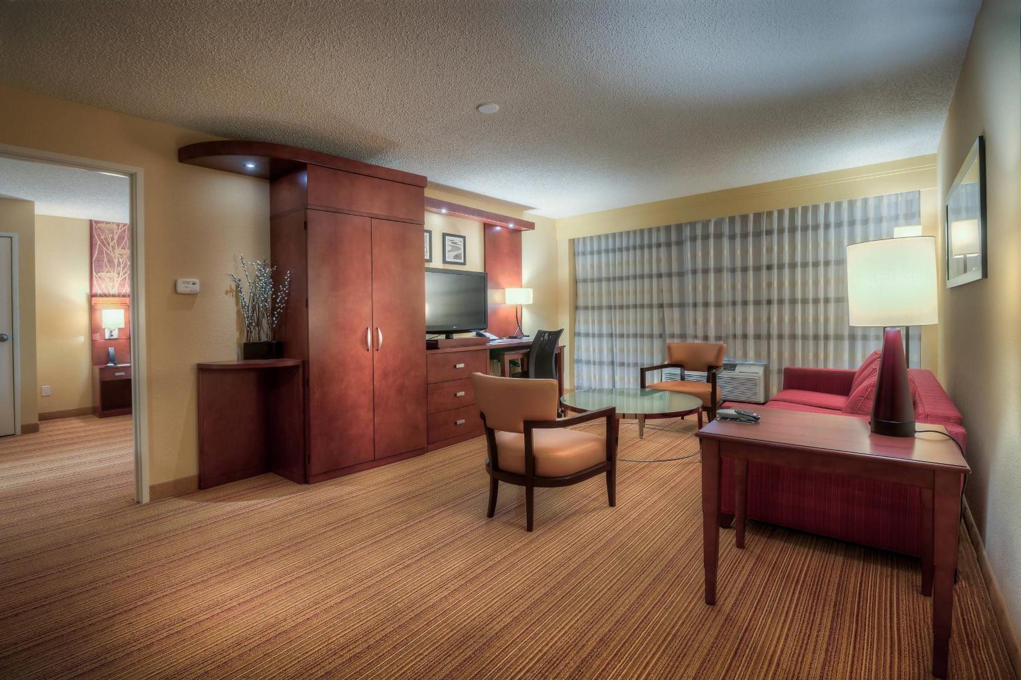 คอร์ตยาร์ด คิลลีน Hotel ภายนอก รูปภาพ