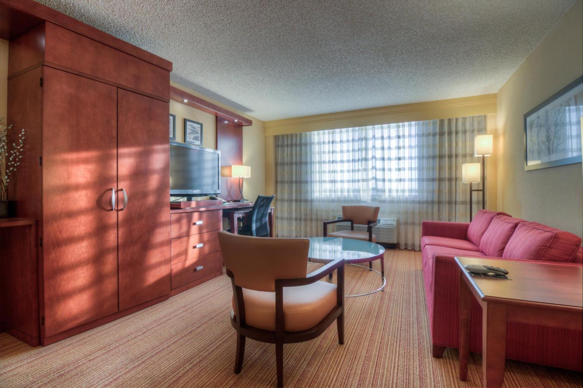 คอร์ตยาร์ด คิลลีน Hotel ภายนอก รูปภาพ