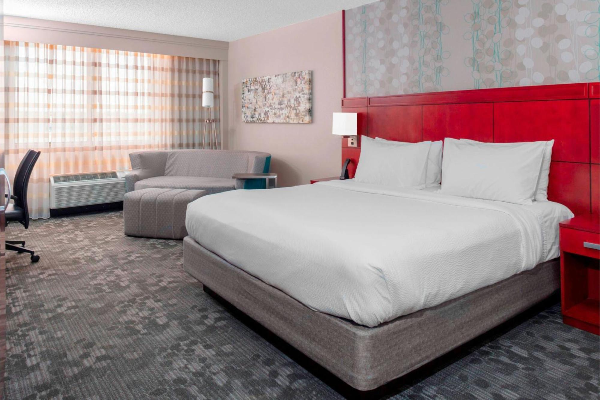 คอร์ตยาร์ด คิลลีน Hotel ภายนอก รูปภาพ